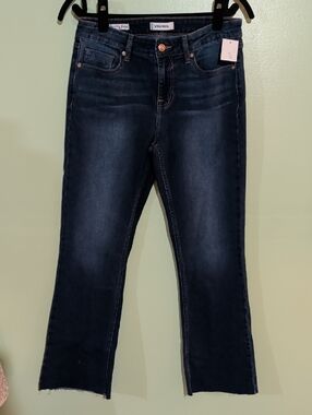 Vigoss Marley Women's Dark Wash Crop Boot Jeans 8